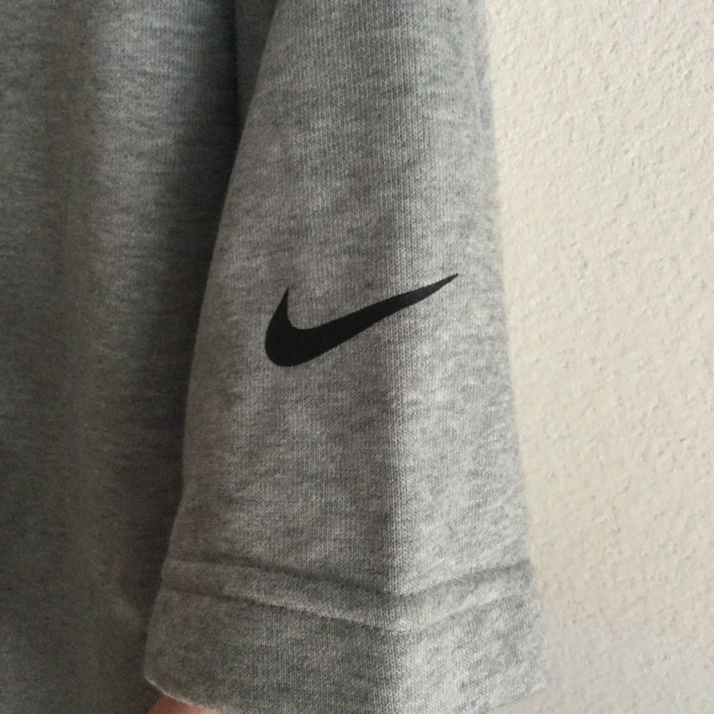 NIKE Dry Versa Mesh Back Training Top Gray Women’s Large